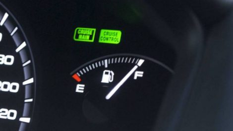 Президент России подписал закон о повышении ставок на бензин