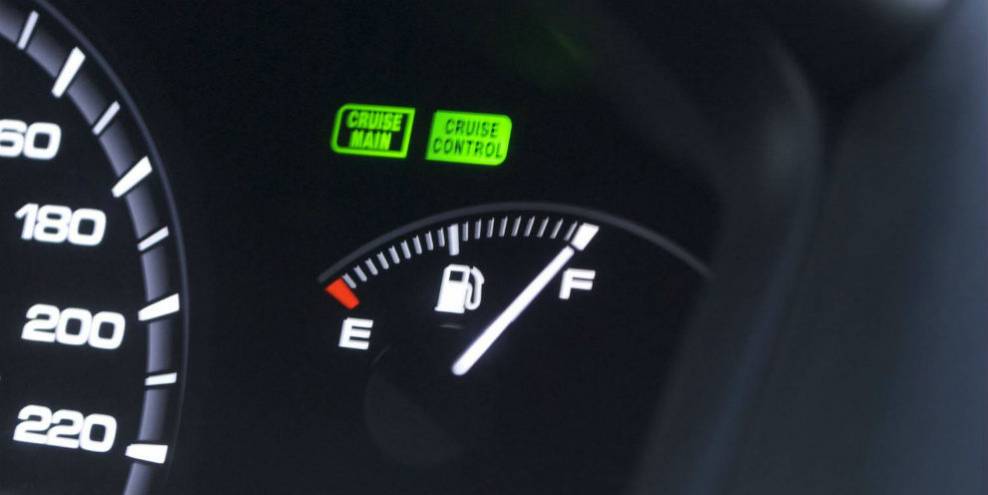 Президент России подписал закон о повышении ставок на бензин