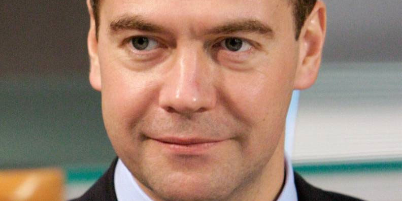 Дмитрий Медведев призвал наказывать виновных за растрату денег на капремонт