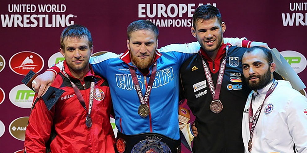 Российские борцы завоевали золото и бронзу