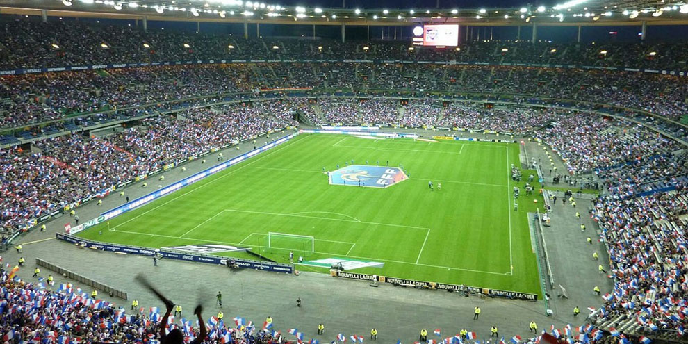 Сборная России по футболу уступила хозяевам чемпионата Европы