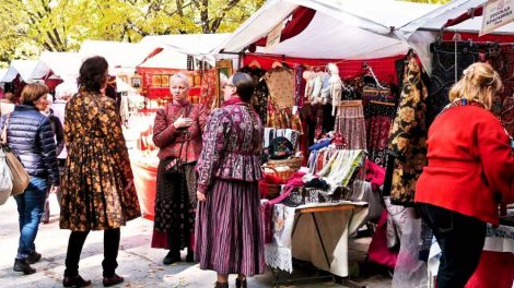 В выходные на площади 1905 года развернутся торговые ряды