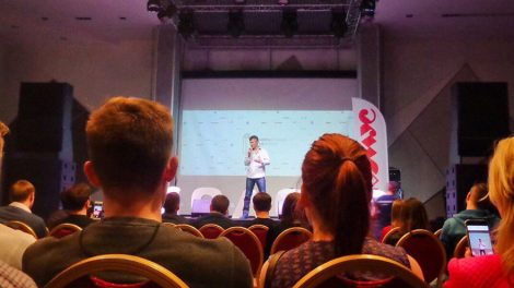 Более 300 молодых людей собрались на дискуссию в ЦК «Урал»