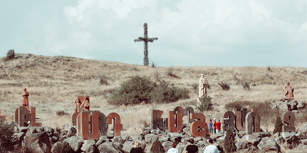 Путин призвал стороны карабахского конфликта прекратить огонь