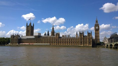 Великобритания упростила процесс оформления виз для россиян