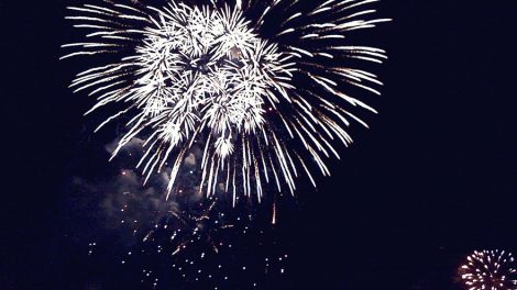 Салют cтал финальным аккордом 9 мая в Екатеринбурге (ВИДЕО)