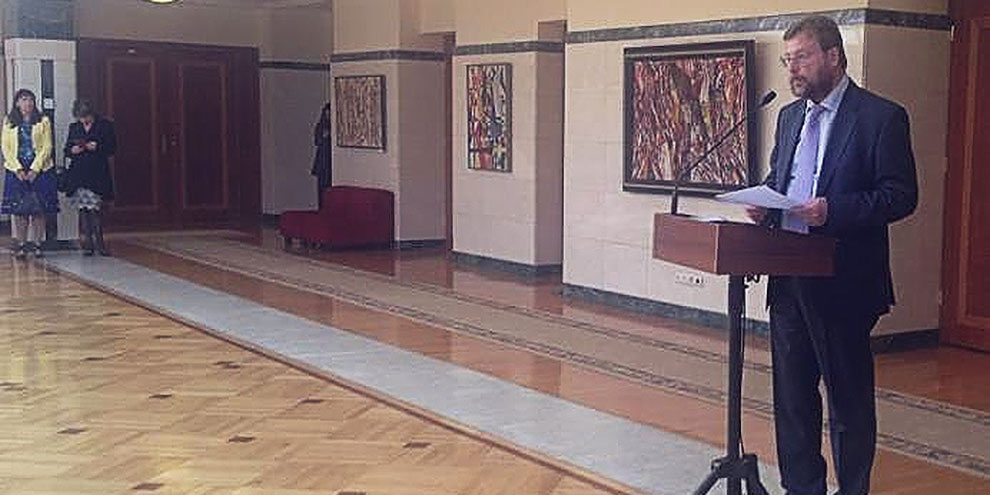 Две уникальных выставки открылись в резиденции губернатора СО