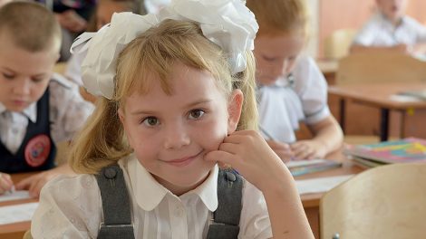 Все школьники будут получать образование в одну смену к 2025 году