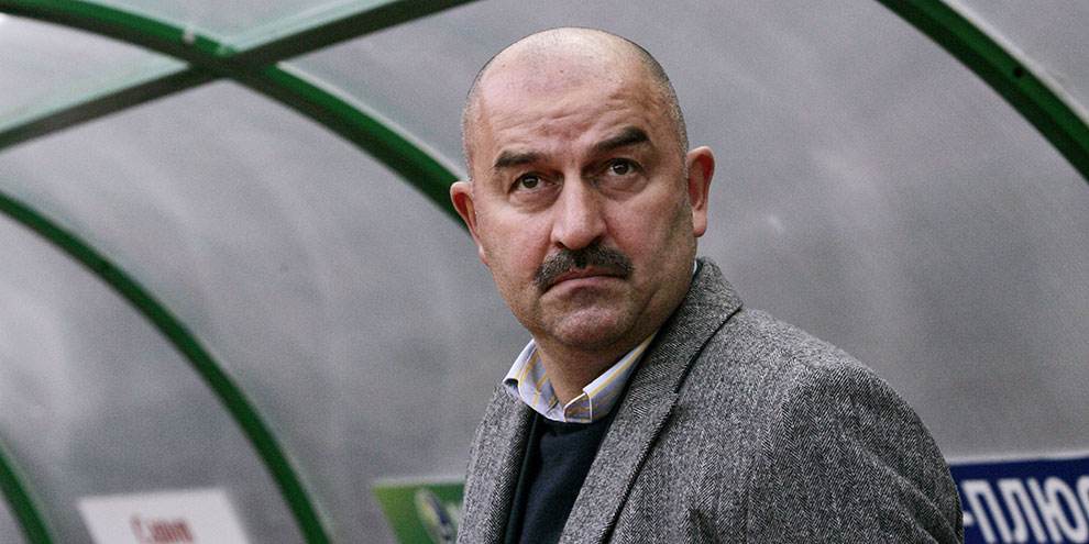 Контракт со Станиславом Черчесовым продлили еще на год