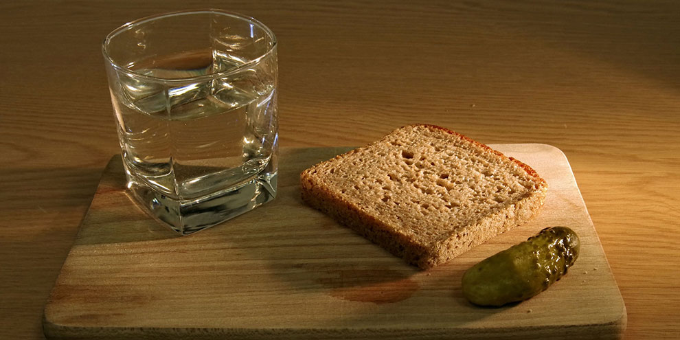 Минимальная цена на водку поднимется до 200 рублей