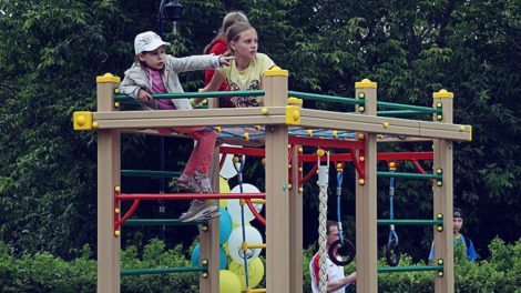 Дети Ленинского района получили площадку для спорта