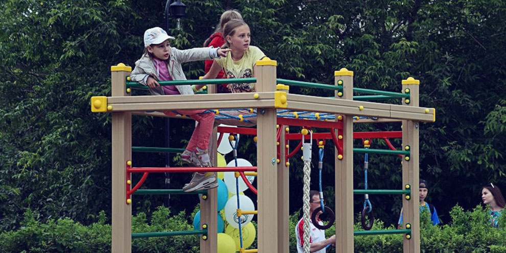 Дети Ленинского района получили площадку для спорта