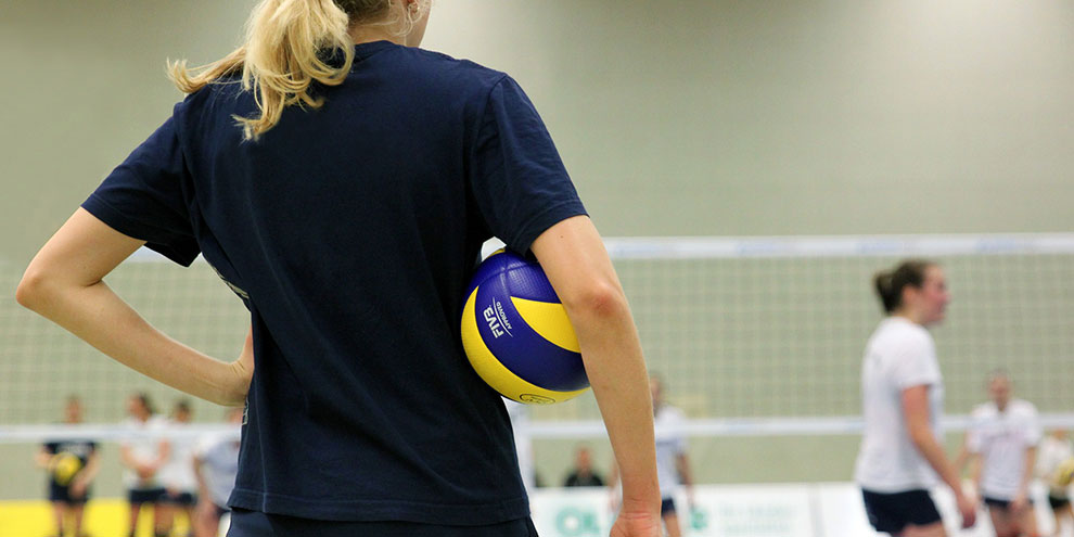 На женском турнире по волейболу на Кубок Б. Н. Ельцина замена