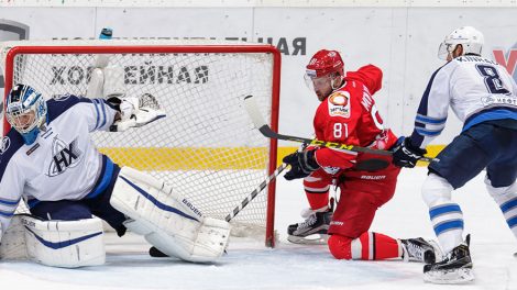 «Автомобилист» в домашнем матче обыграл «Нефтихимик»