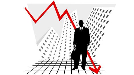 Российской экономике предрекли спад в этом году