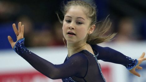 Юлия Липницкая стала третьей после короткой программы на Гран-при