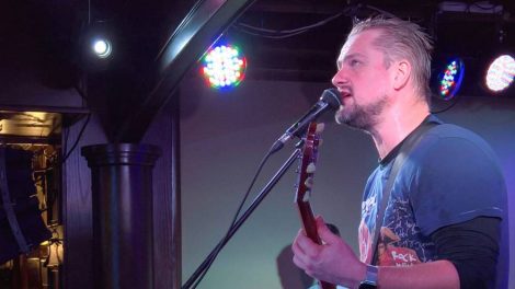 Шоумен Александр Пушной выступил 12 ноября в пабе Ben Hall