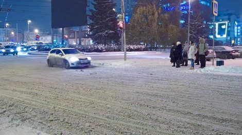 Циклон с обильными снегопадами создаст проблемы на дорогах