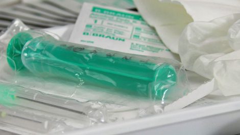 Студентов без прививок от кори отстраняют от занятий