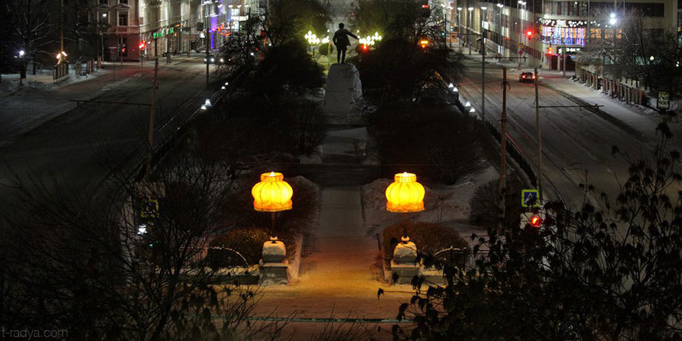 В ночь с 26 на 27 декабря рядом с Оперным театром вернулись абажуры