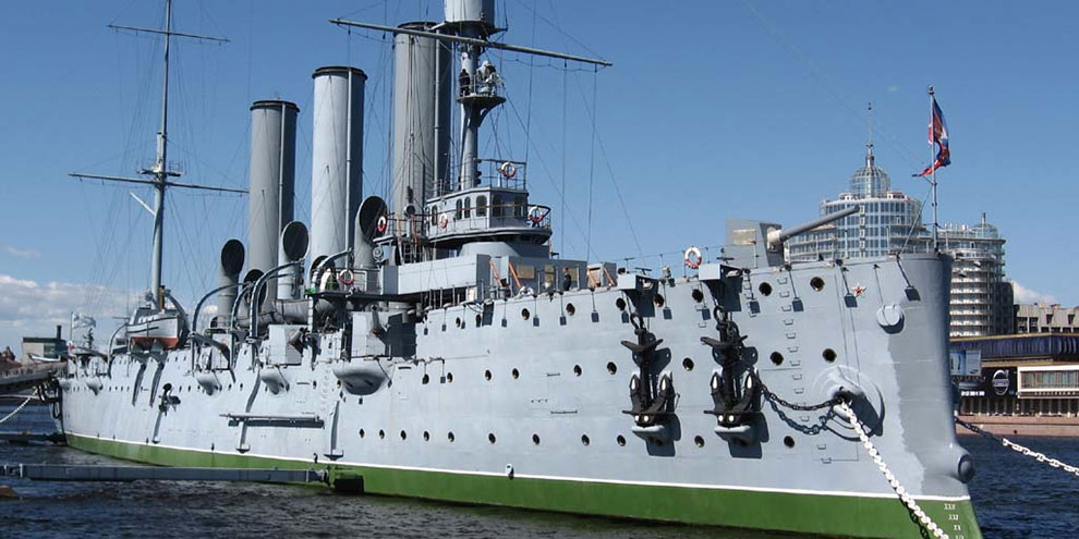 20-метровую копию крейсера “Аврора” слепят к Новому году