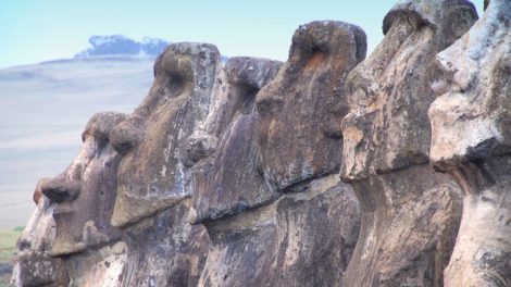 В Свердловской области установят истуканов острова Пасхи с уральскими лицами