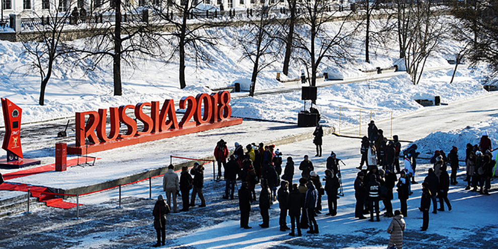 Часы на Плотинке перестали вести отсчет до ЧМ-2018 и снова пошли