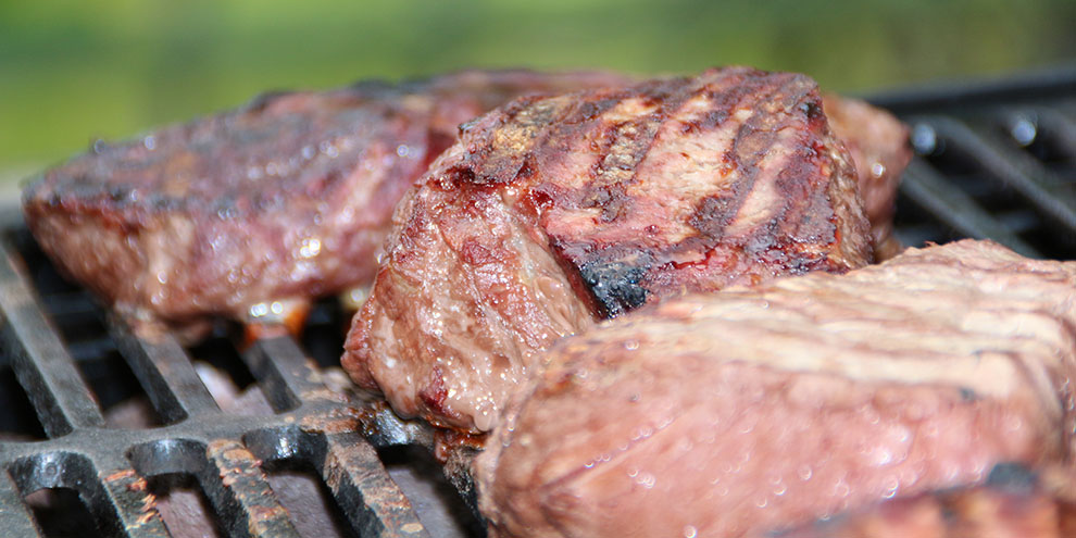 В Свердловской области стали продавать в два раза меньше испорченного мяса