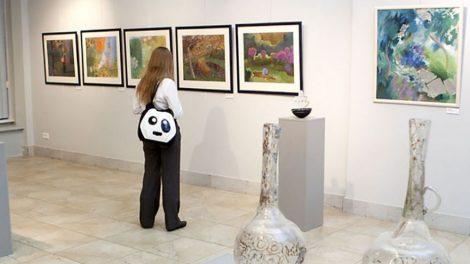 Начинающие художники-пенсионеры демонстрируют свое творчество в Екатеринбурге