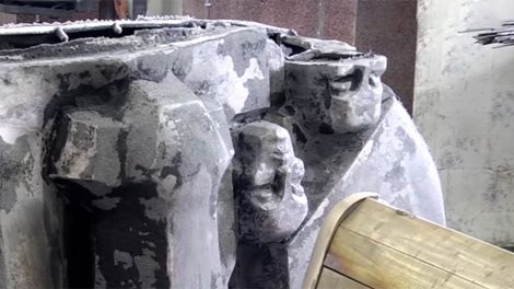 Эрнста Неизвестного отольют в бронзе по соседству с “Масками скорби”