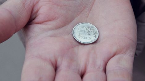 Коммунальные долги будут вычитать из зарплаты