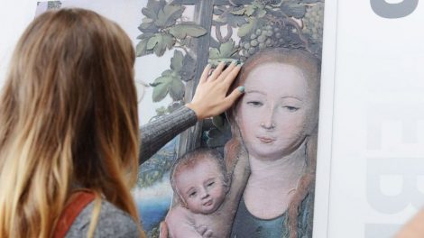 В Екатеринбурге открылась уникальная выставка тактильных картин