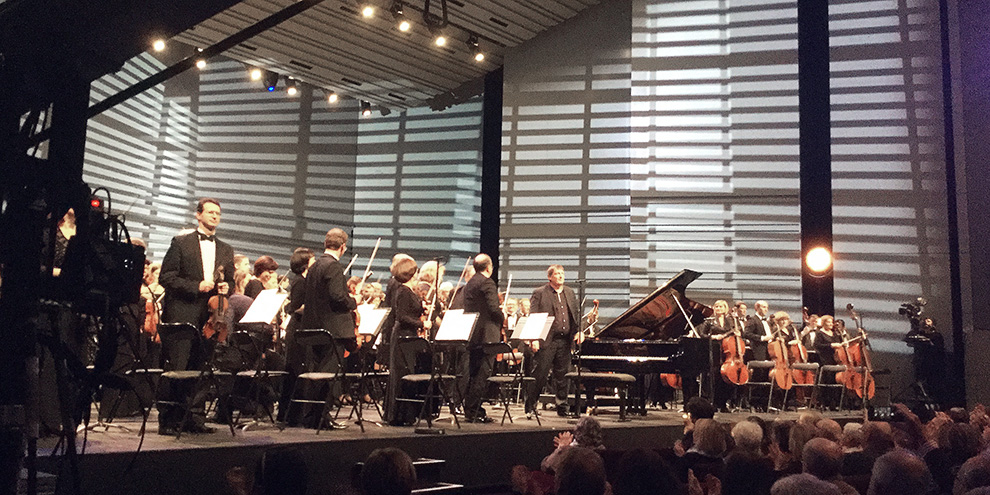 Свердловская филармония: Безумные дни стартуют в Нанте! УАФО и Симфохор заполнили целый самолет