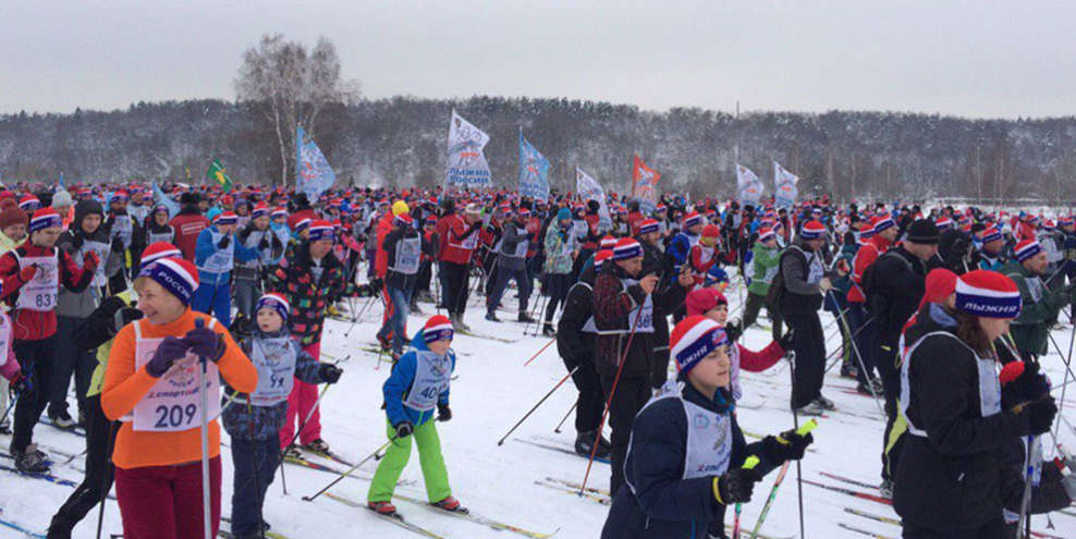 Антон Шипулин пришел первым в гонке Лыжня России