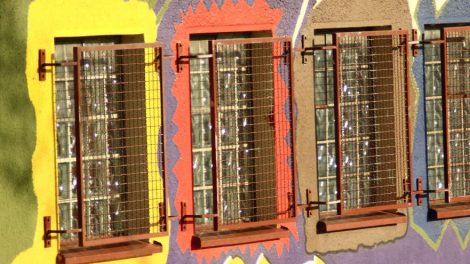 Решетки с окон школ и детских садов снимут в Екатеринбурге