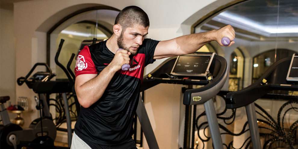 За потасовку с Макгрегором Хабиба Нурмагомедова отстранили от боев