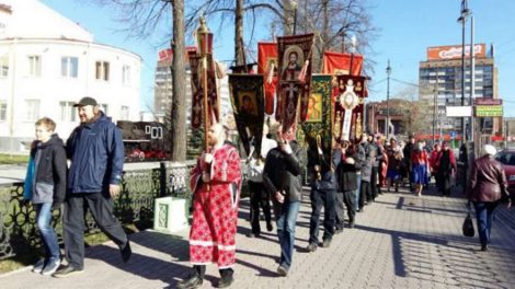 Движение транспорта перекроют на время крестного хода в Царские дни