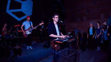 Фестиваль E! MUSIC WEEK пройдет на Свердловской киностудии с 16 по 19 мая