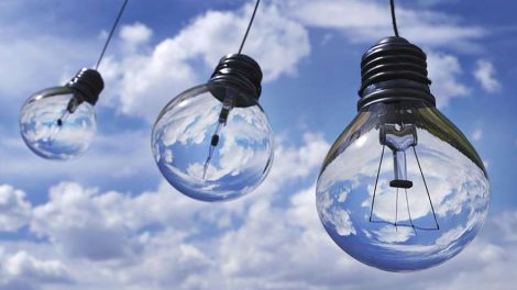 Из-за урагана 15 тысяч жителей Свердловской области остались без света