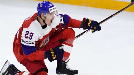 Хоккей: Россия потерпела первое поражение на чемпионате мира