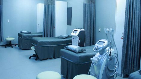 62 маленьких свердловчанина отравились едой в детском лагере