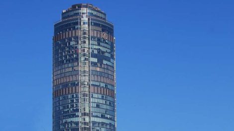 Бассейн на крыше «Высоцкого» откроется 11 июня