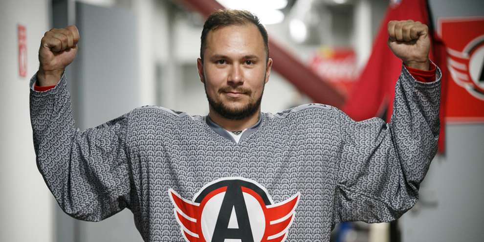 Игроков ХК «Автомобилист» переодели в кальчугу