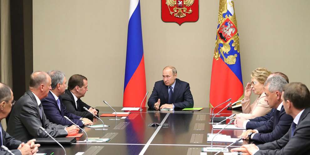 Путин произвёл кадровые изменения в руководстве МЧС России