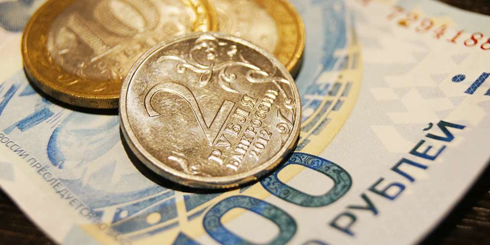 Повышение зарплат бюджетникам одобрило правительство