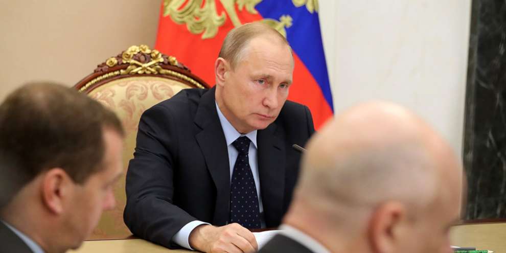 Путин подписал закон об обязательной маркировке сигарет