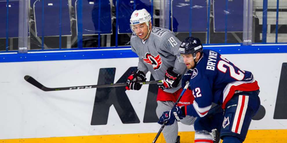 Хоккей: Автомобилист закончил подготовку к новому сезону в КХЛ победой над Нефтехимиком