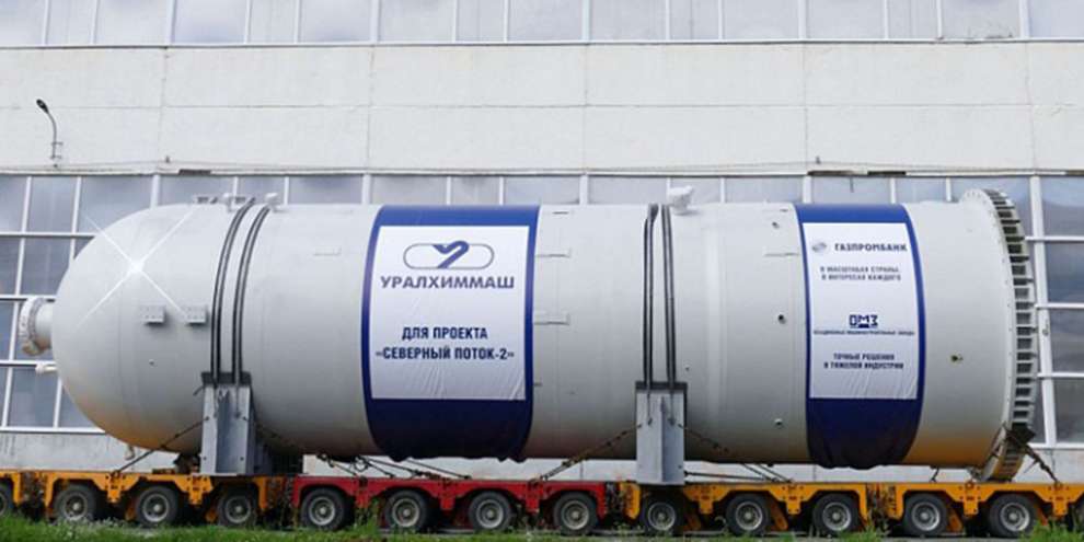 Крупногабаритные адсорберы перевезут через Екатеринбург в Пермь