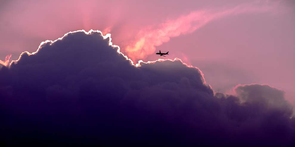 Энергетики просят запретить выезд за рубеж должников