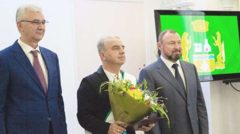 Музыканты группы «Чайф» презентовали книгу о Почетных гражданах Екатеринбурга